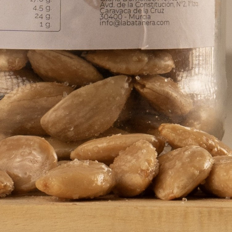 Almendra comuna pelada frita